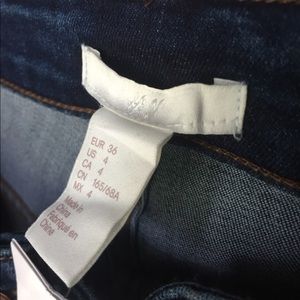 SOLD!! H&M Super Stretch Size 4 Jeans NWT